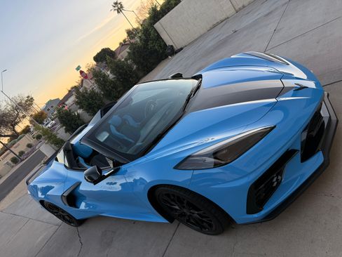 Used 2023 Chevrolet Corvette Stingray Premium Conv w/ Z51 Performance Package RWD image 5