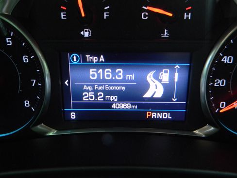 Used 2019 Chevrolet Equinox LT FWD image 24