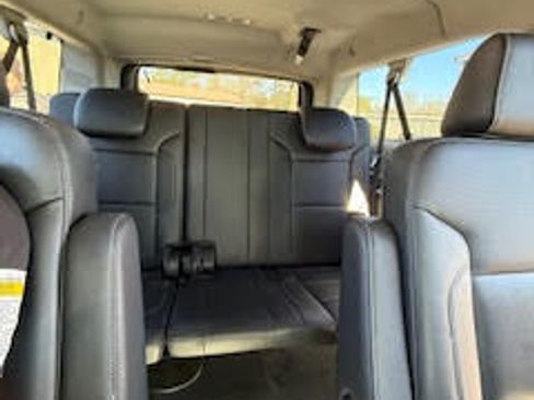 Used 2020 Chevrolet Suburban Premier image 15