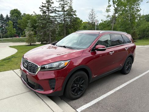 Used 2020 Kia Sorento LX w/ LX I4 Convenience Package image 2