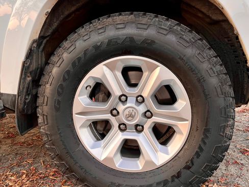 Used 2016 Toyota 4Runner SR5 Premium RWD image 15