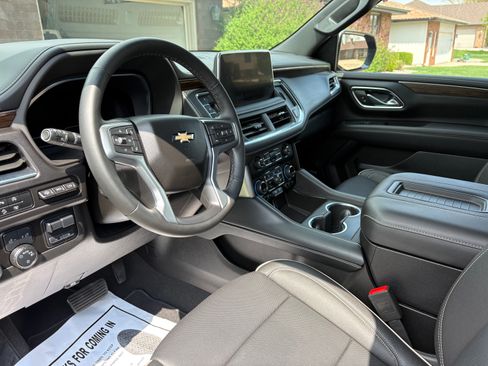 Used 2024 Chevrolet Tahoe Premier w/ Premium Package image 16
