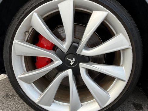 Used 2018 Tesla Model 3 Performance image 27