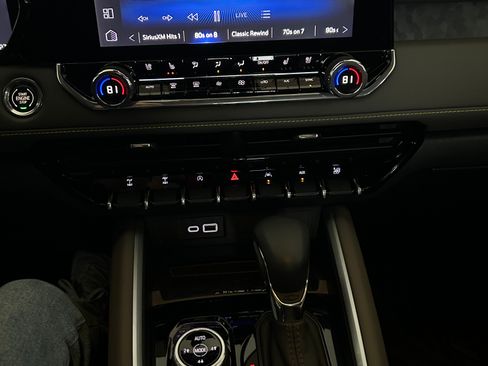 Used 2026 Chevrolet Colorado ZR2 w/ Technology Package image 8