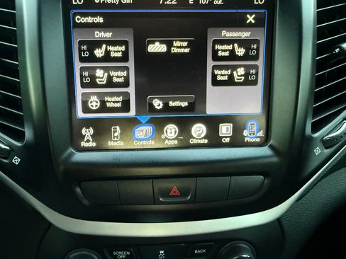 Used 2014 Jeep Cherokee Limited w/ Luxury Group FWD image 12