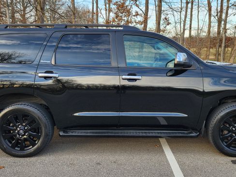 Used 2012 Toyota Sequoia Platinum image 4