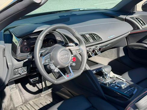 Used 2020 Audi R8 V10 performance image 14