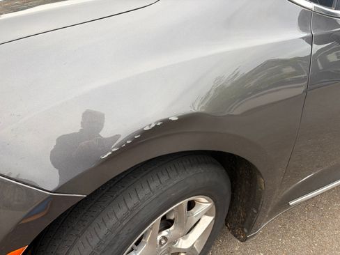 Used 2018 Chrysler Pacifica Limited FWD image 4