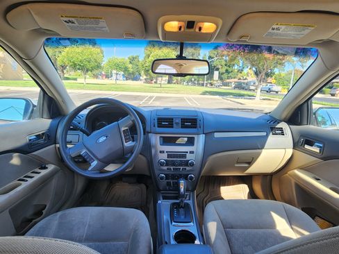 Used 2010 Ford Fusion SE image 9