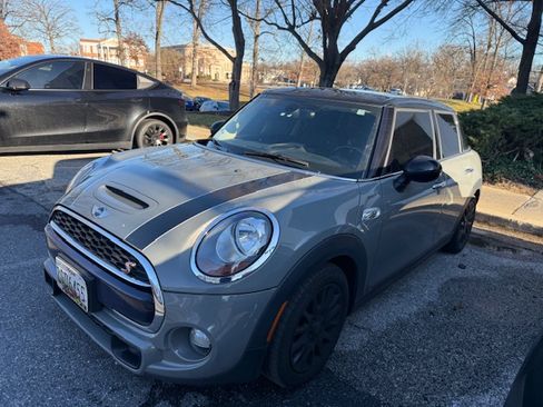 Used 2016 MINI Cooper S image 2