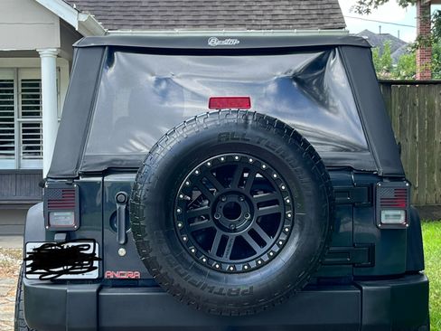 Used 2017 Jeep Wrangler Sport w/ Quick Order Package 24S AWD/4WD image 6