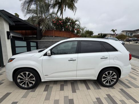 Used 2014 Kia Sorento SX w/ 3rd Row Package AWD/4WD image 15