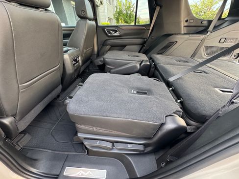 Used 2021 Chevrolet Tahoe High Country w/ Premium Package RWD image 19