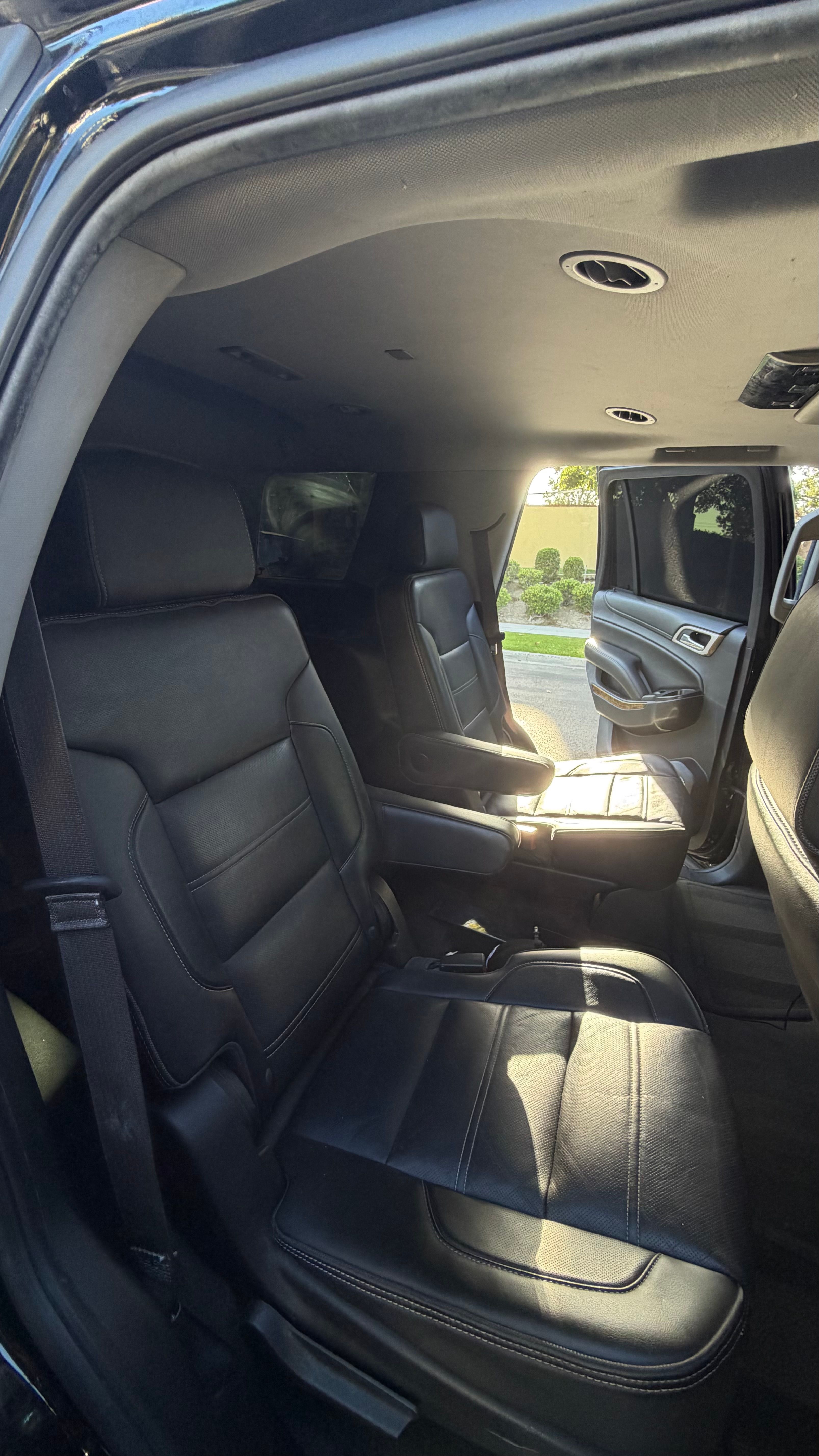 Used 2015 GMC Yukon Denali w/ Touring Package AWD/4WD image 12