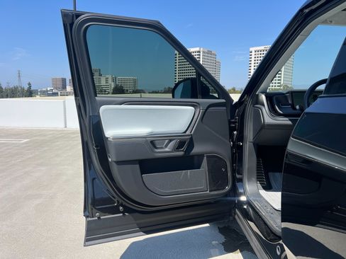 Used 2023 Rivian R1T Adventure image 15