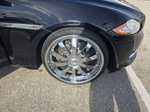 Used 2011 Jaguar XJ L image 4