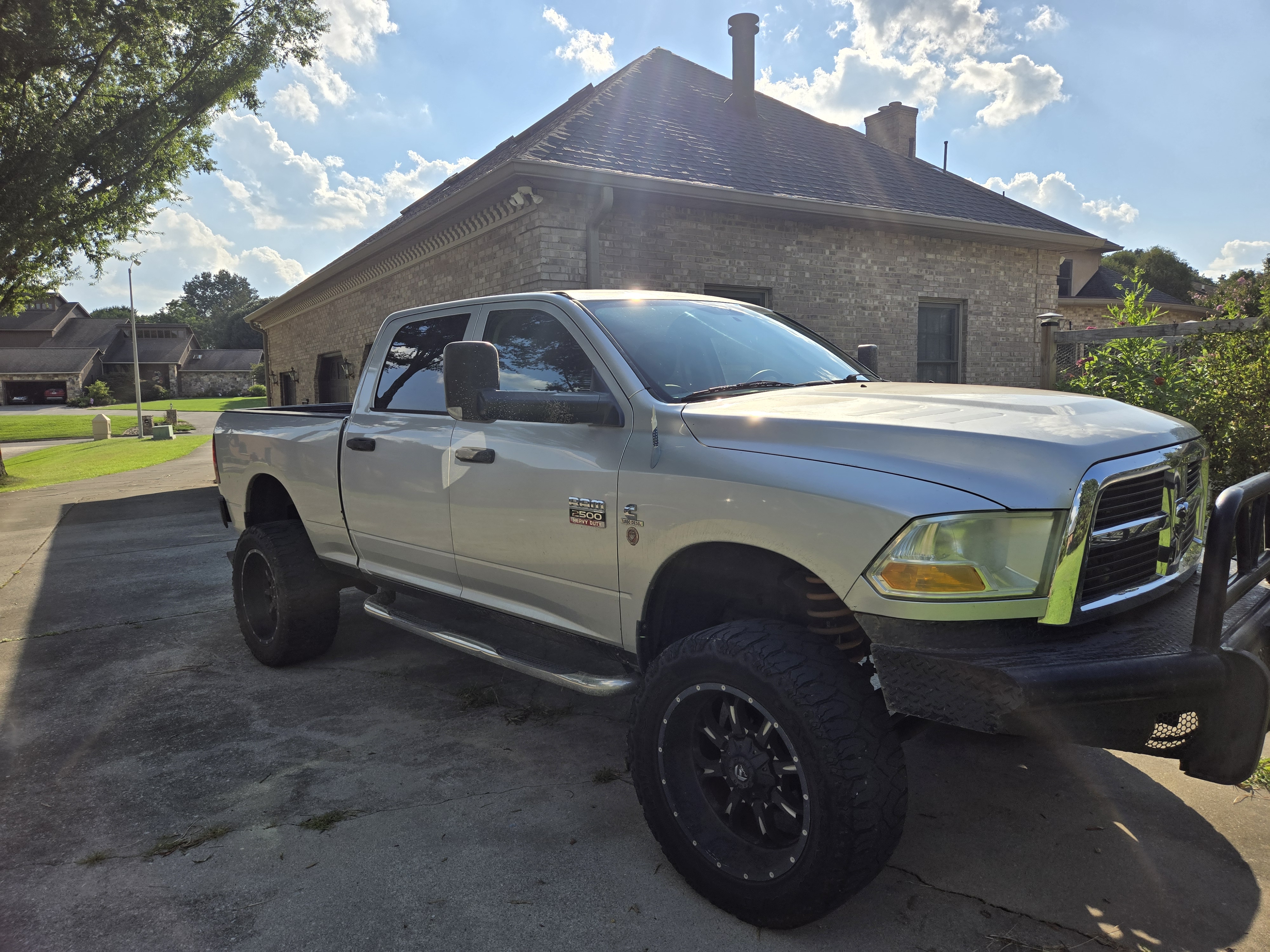 Used 2012 RAM 2500 ST w/ Chrome Appearance Group AWD/4WD image 2