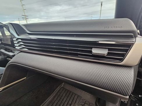 Used 2025 Toyota Camry SE image 20