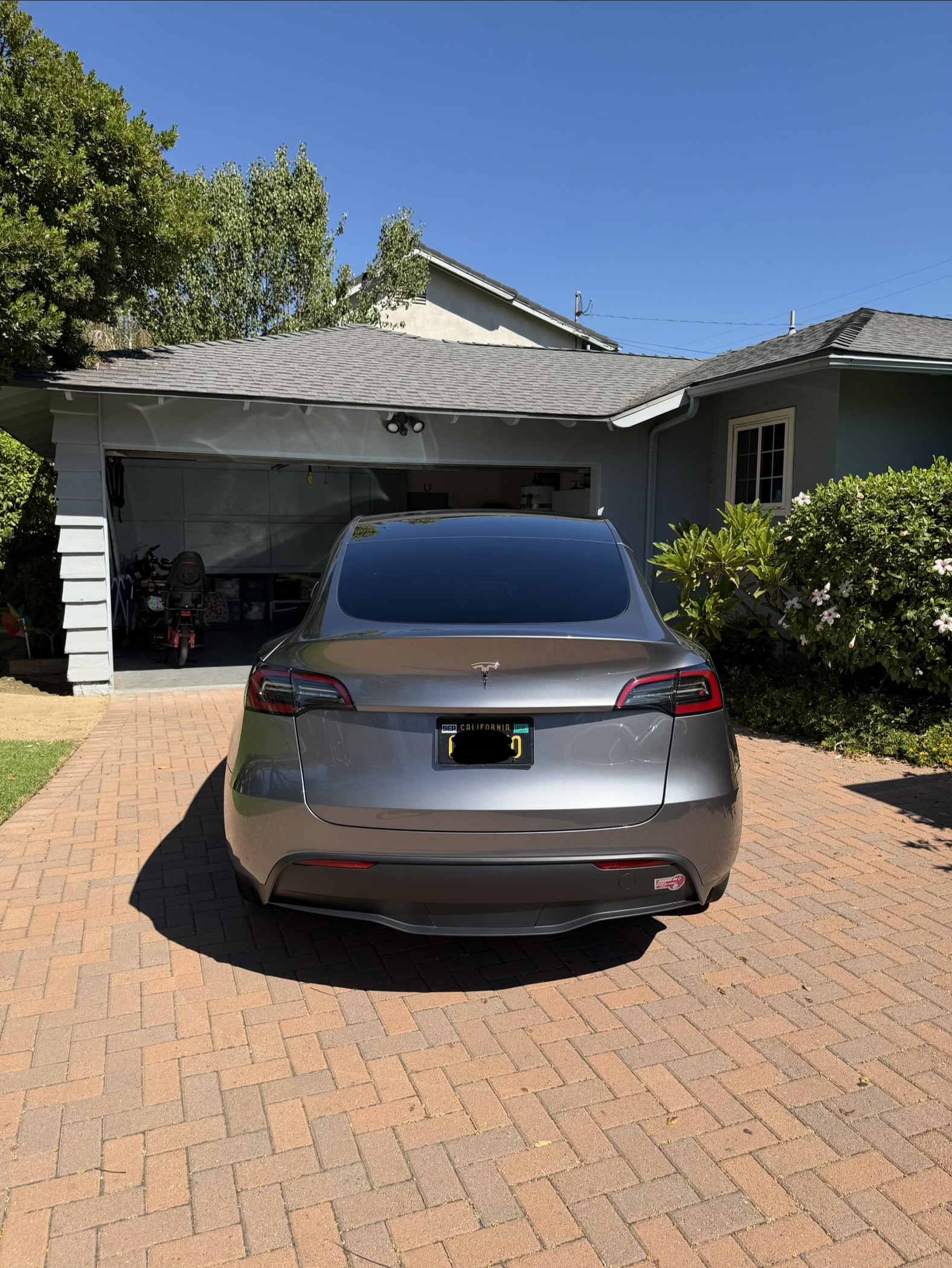 Used 2024 Tesla Model Y Long Range RWD image 6