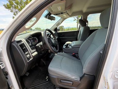 Used 2015 RAM 3500 Tradesman w/ Chrome Appearance Group RWD image 11