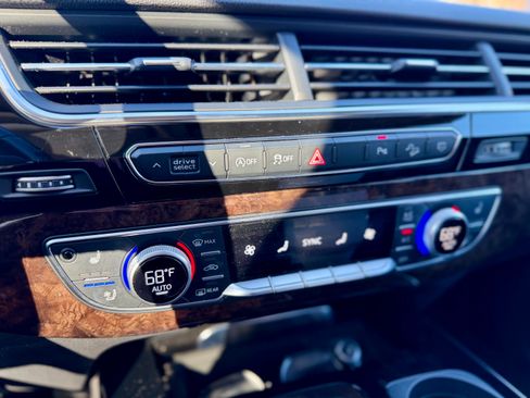 Used 2019 Audi Q7 3.0T Premium Plus w/ Premium Plus Package image 11