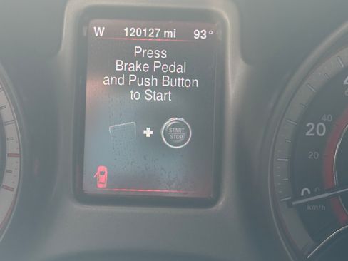 Used 2015 Dodge Journey Crossroad w/ Flexible Seating Group FWD image 8