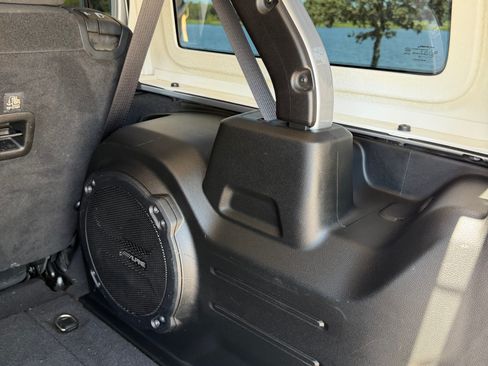 Used 2018 Jeep Wrangler Unlimited Rubicon AWD/4WD image 18