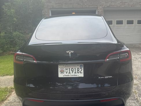 Used 2022 Tesla Model Y Long Range AWD/4WD image 14
