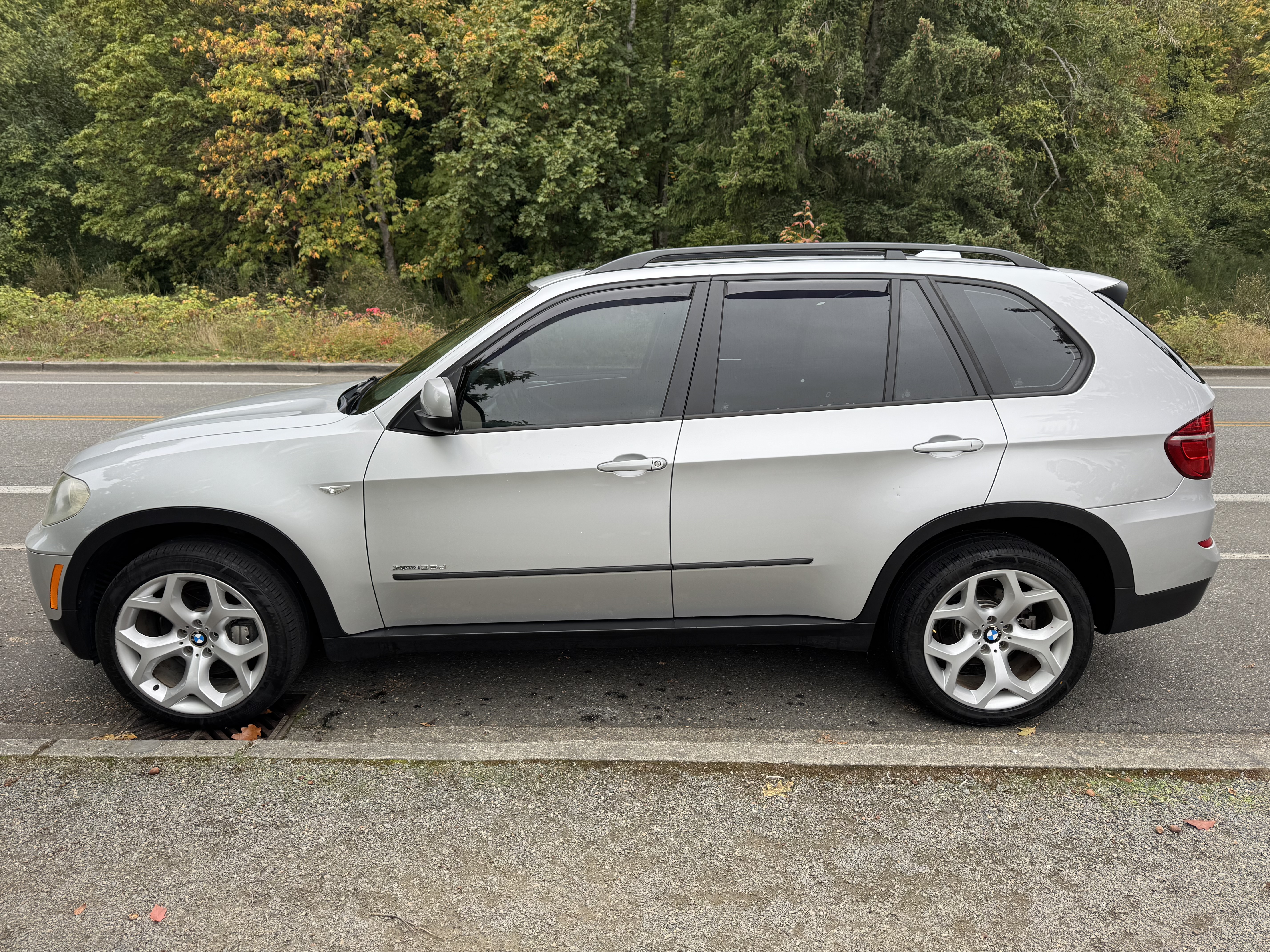 Used 2011 BMW X5 xDrive35d AWD/4WD image 4