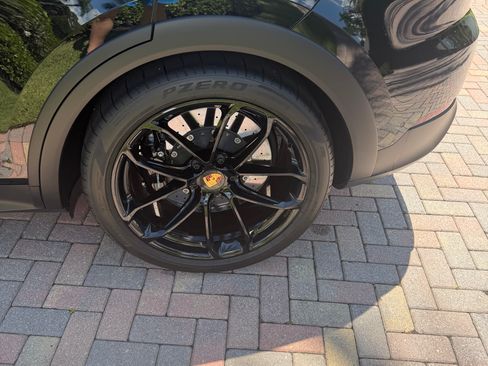 Used 2024 Porsche Cayenne Turbo GT AWD/4WD image 14