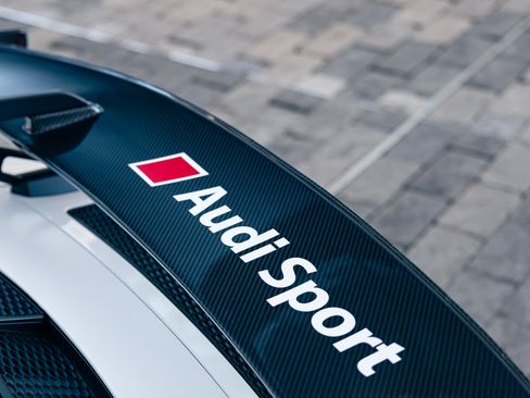 Used 2018 Audi R8 V10 w/ Premium Package RWD image 30