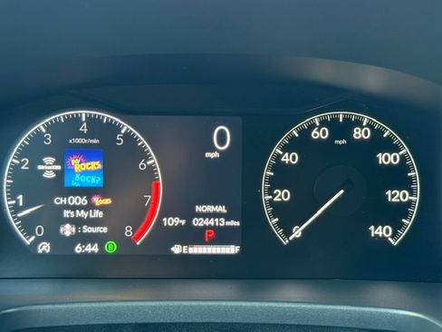 Used 2024 Honda Pilot Touring image 18