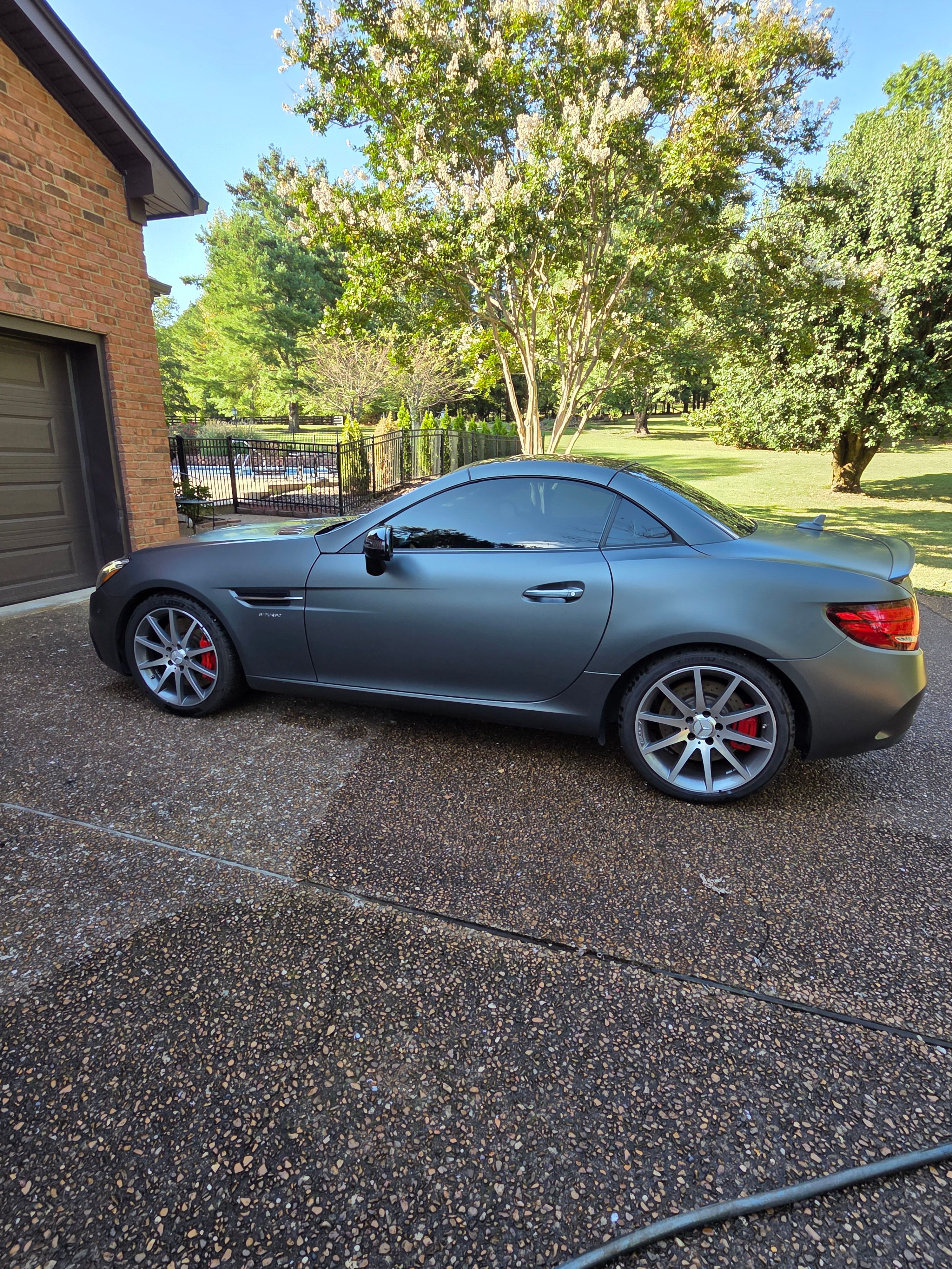 Used 2017 Mercedes-Benz SLC 43 AMG image 4