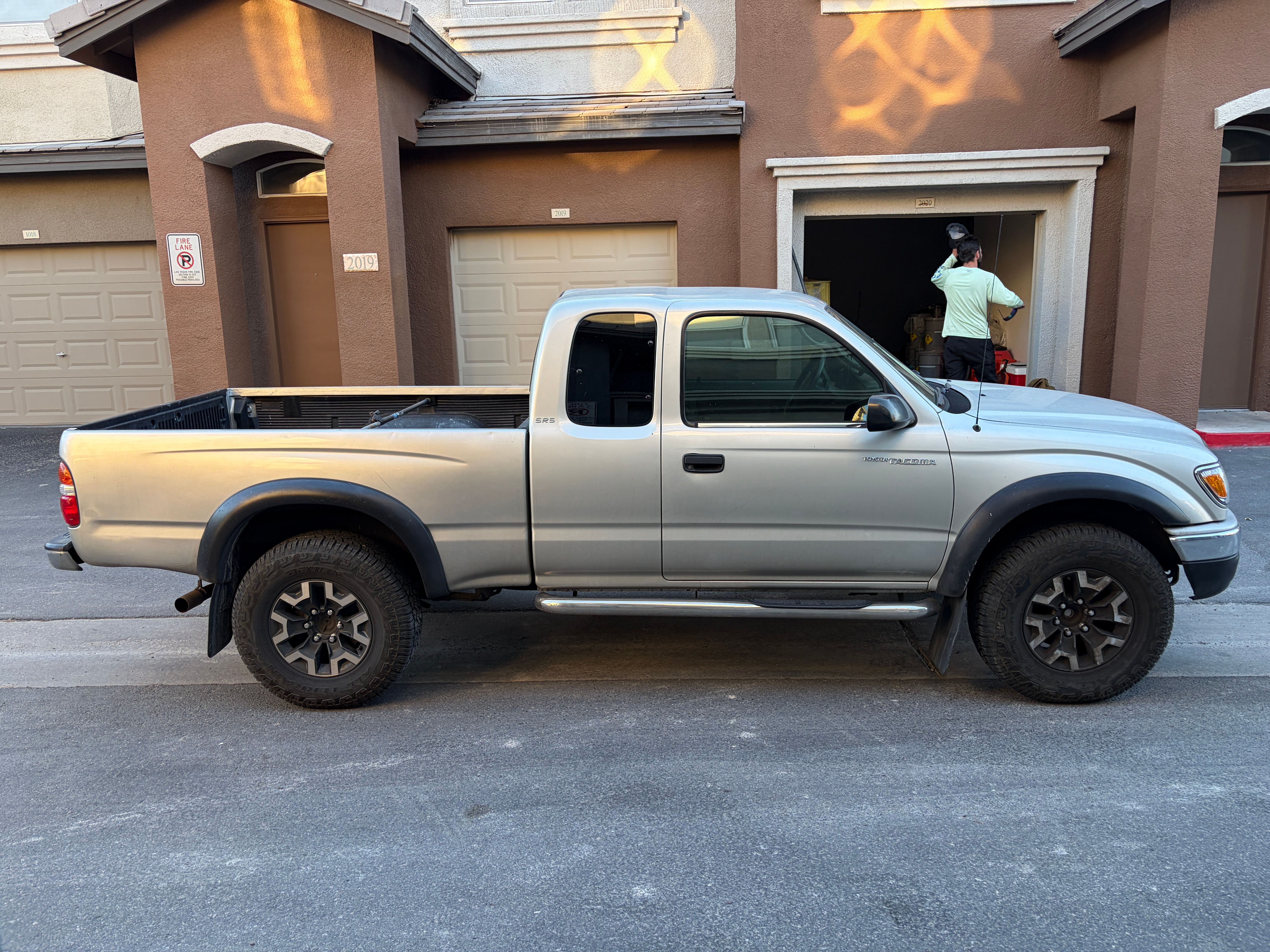 Used 2004 Toyota Tacoma PreRunner RWD image 2