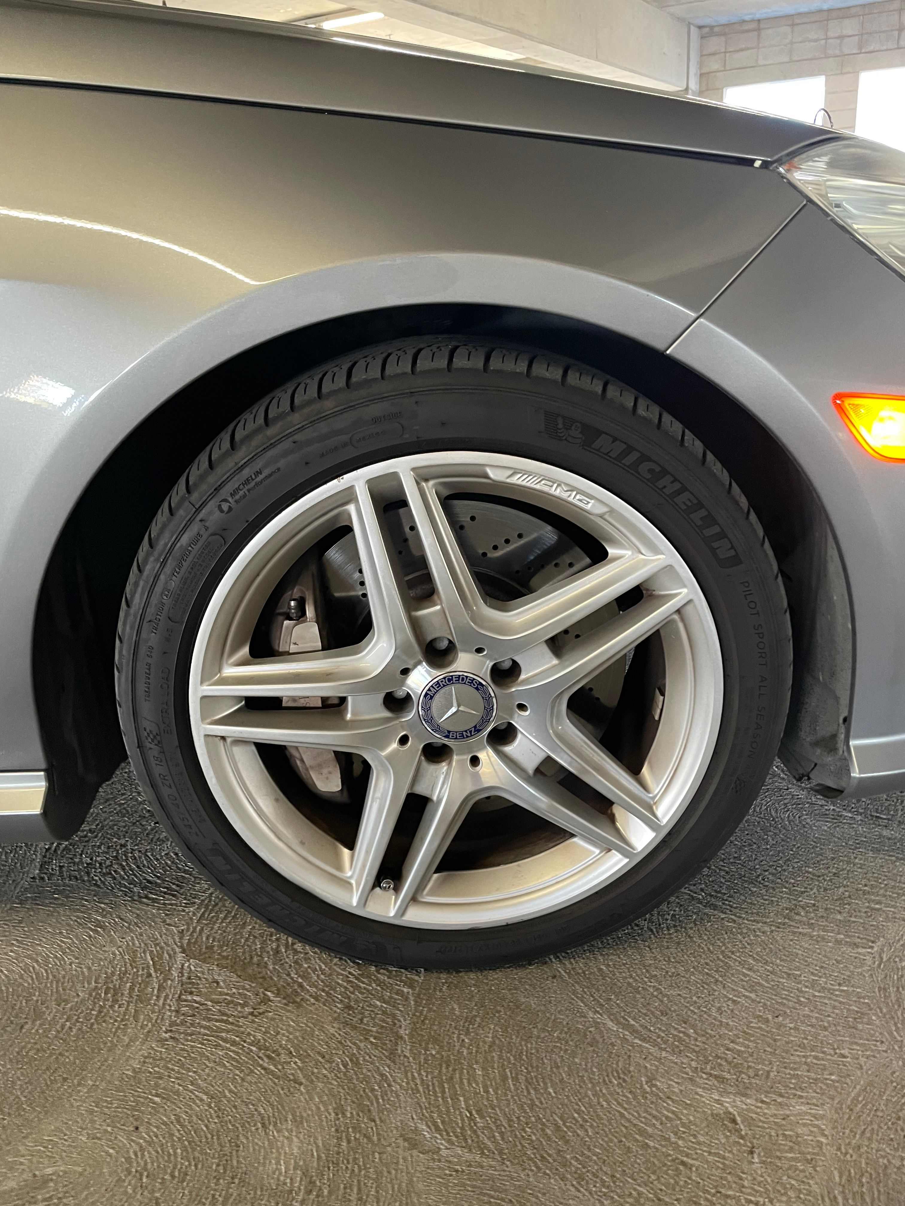 Used 2012 Mercedes-Benz E 550 4MATIC Sedan image 21