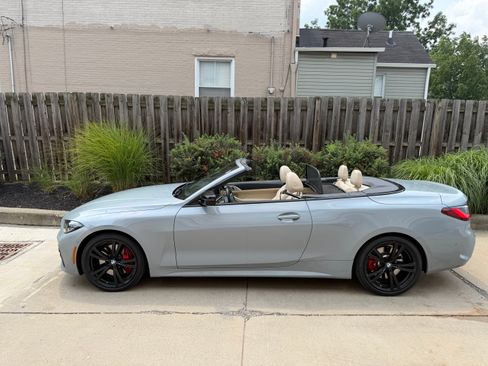 Used 2024 BMW 430i xDrive Convertible w/ M Sport Package AWD/4WD image 2
