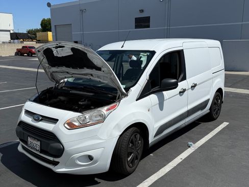 Used 2018 Ford Transit Connect XLT FWD image 2