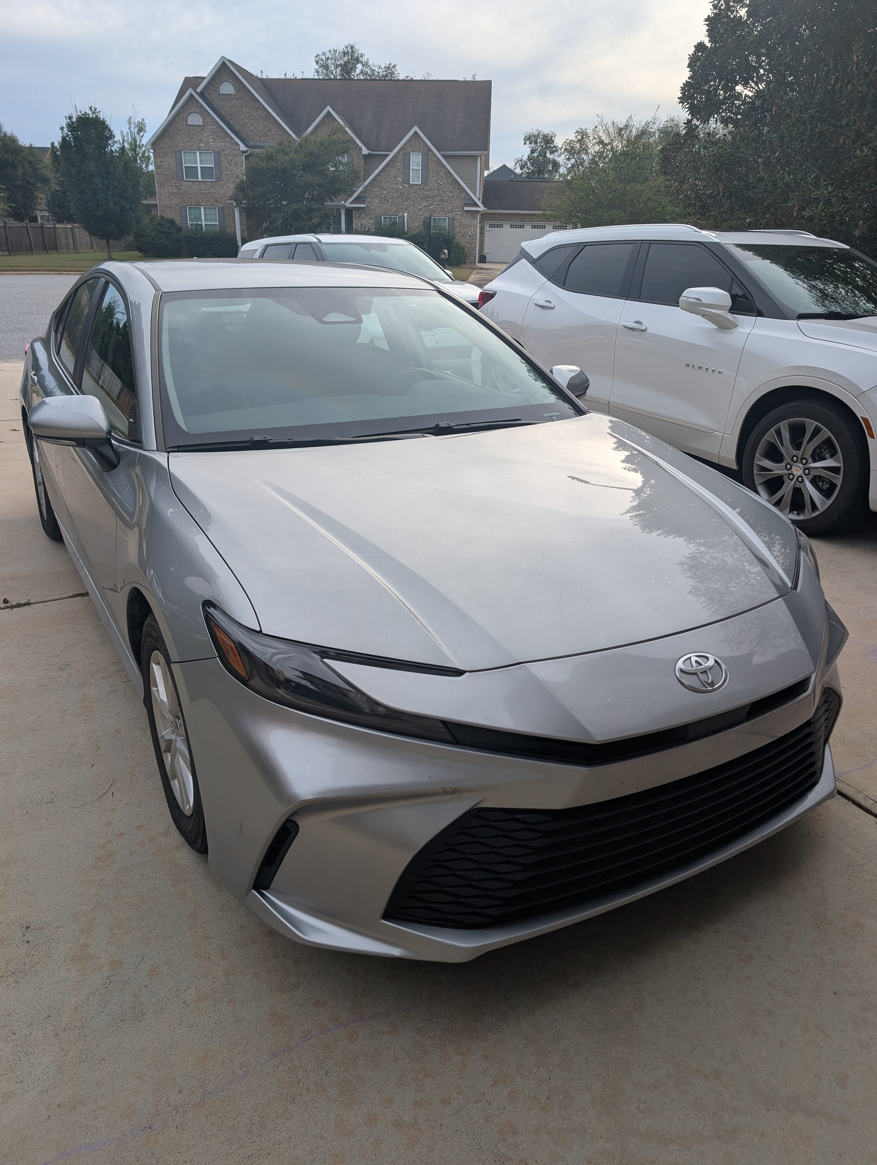 Used 2025 Toyota Camry LE FWD image 1