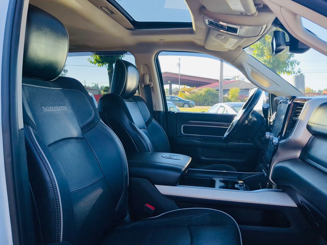 Used 2019 RAM 2500 Laramie AWD/4WD image 10