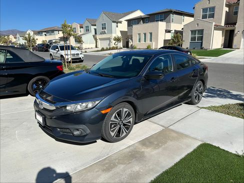 Used 2017 Honda Civic EX-L image 1