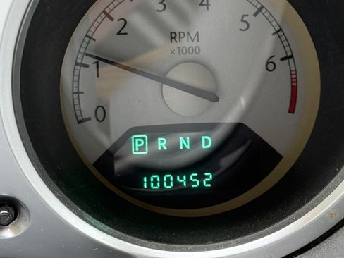 Used 2008 Chrysler Sebring Touring FWD image 9