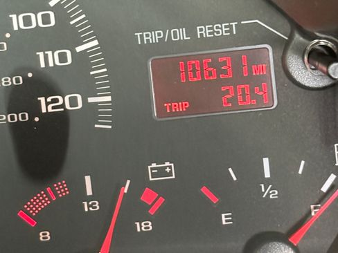 Used 2002 Chevrolet Camaro LT w/ Performance Handling Pkg image 6