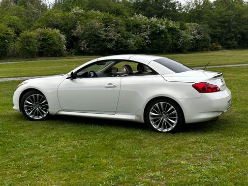 Used 2011 INFINITI G37 Convertible w/ Premium Pkg RWD image 27