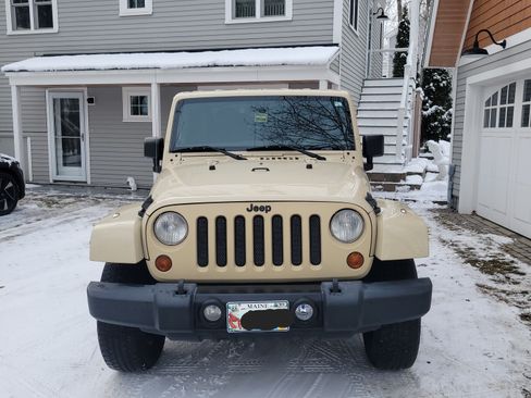 Used 2011 Jeep Wrangler Sahara w/ Mopar Chrome Edition Group image 5