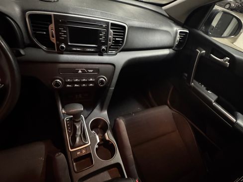 Used 2018 Kia Sportage LX image 10