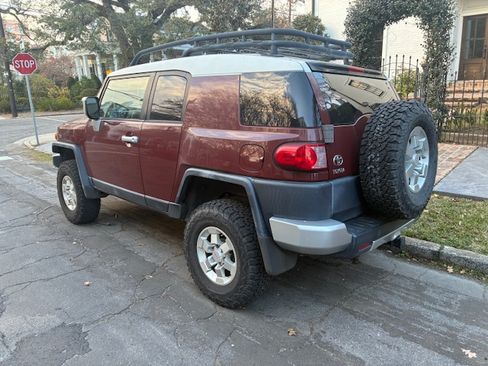 Used 2008 Toyota FJ Cruiser 4WD image 2