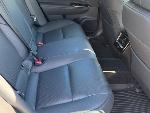 Used 2025 Toyota Crown Platinum AWD/4WD image 19