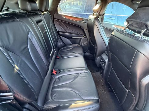 Used 2017 Lincoln MKC Select w/ Select Plus Package FWD image 11