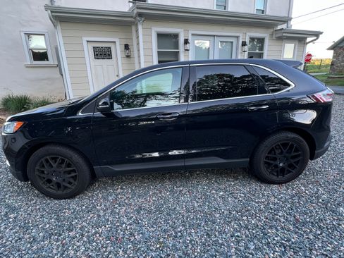 Used 2019 Ford Edge Titanium w/ Cold Weather Package image 2