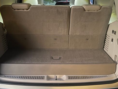 Used 2016 Cadillac Escalade Premium image 19